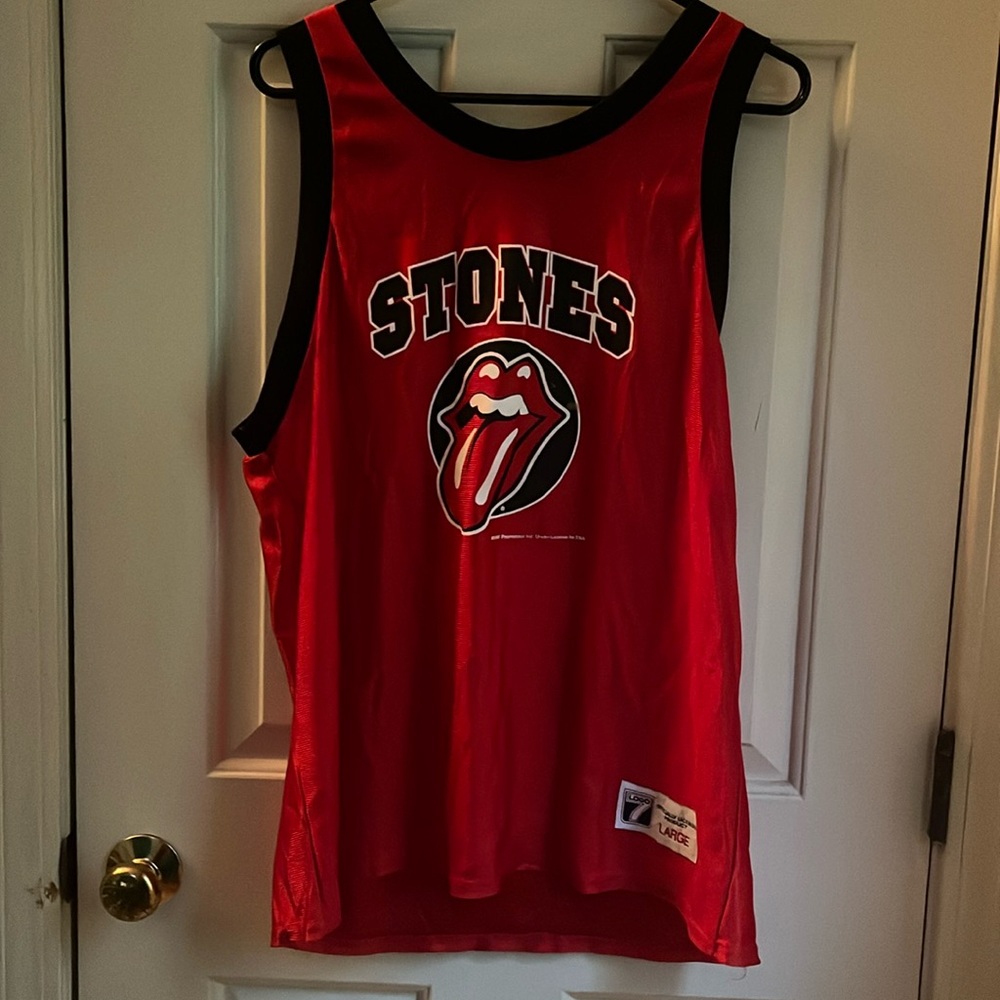 The Stones tank top in men’s large red and black. Vintage ‘98 concert.